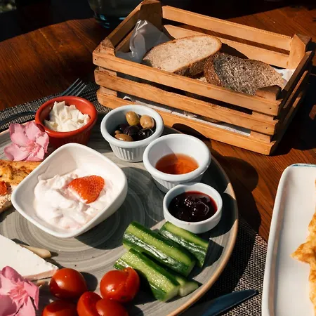 ホリデーパーク Olive Garden Kabak ファラリア